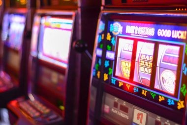 Live dice table with dealer and multiple camera angles on dultogel link